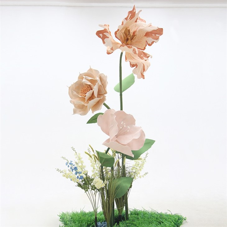 การผสมผสานดอกไม้กระดาษโฟมขนาดยักษ์